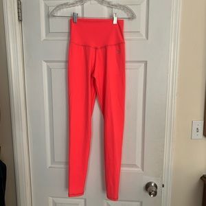 Hot pink scrunch booty leggings